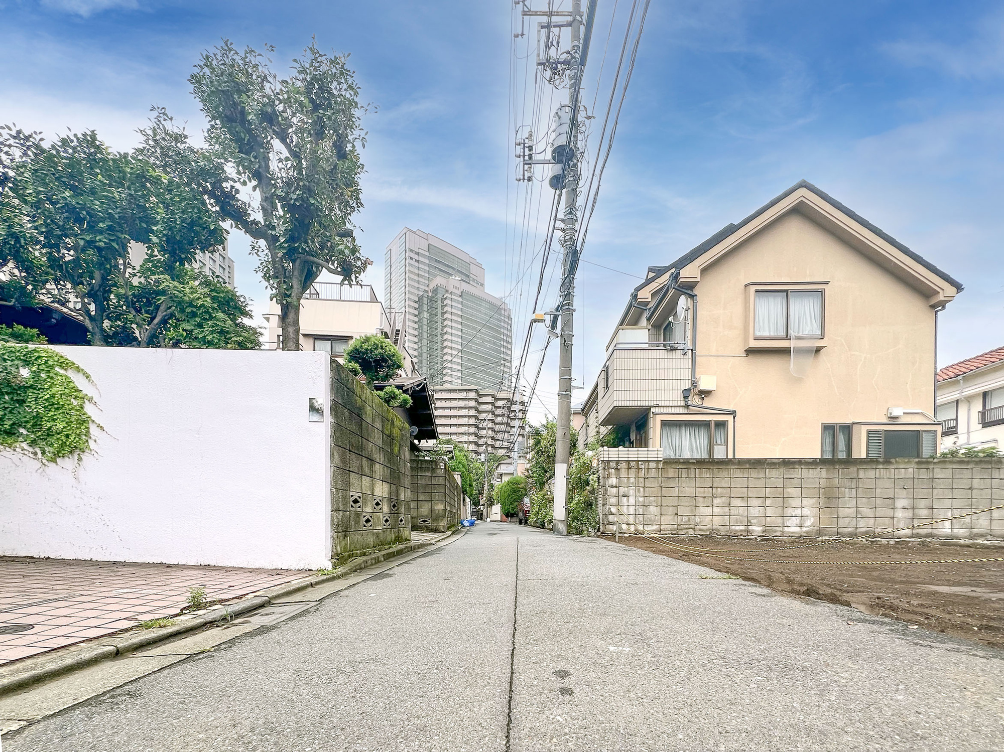 宅地分譲［渋谷区恵比寿３丁目］の前面道路含む現地写真|現地写真（2026年9月撮影）