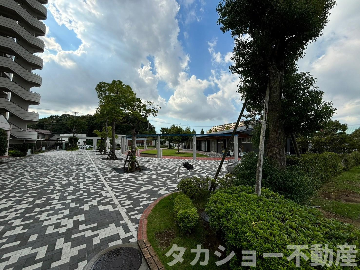 プラザ学園前　1号棟の外観|落ち着いた雰囲気の外観です