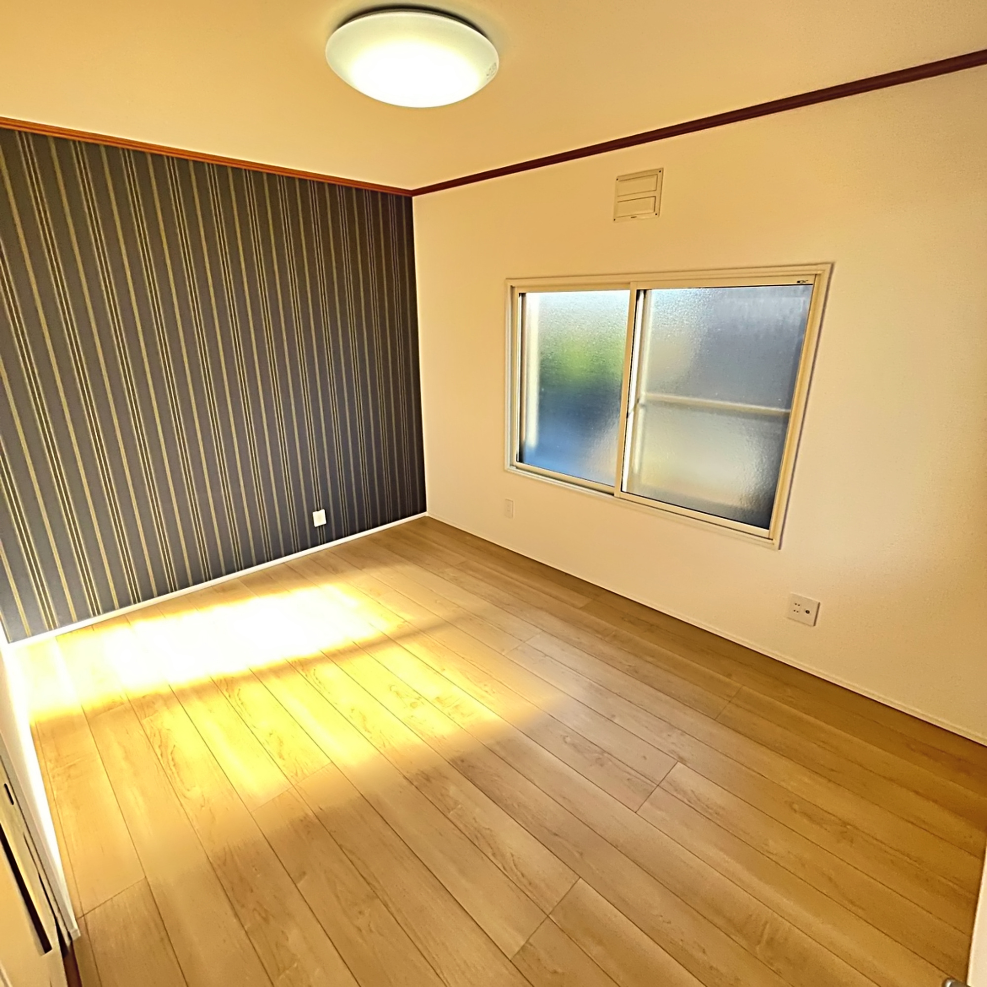 室蘭市八丁平4丁目39-21　リフォーム済中古住宅の洋室