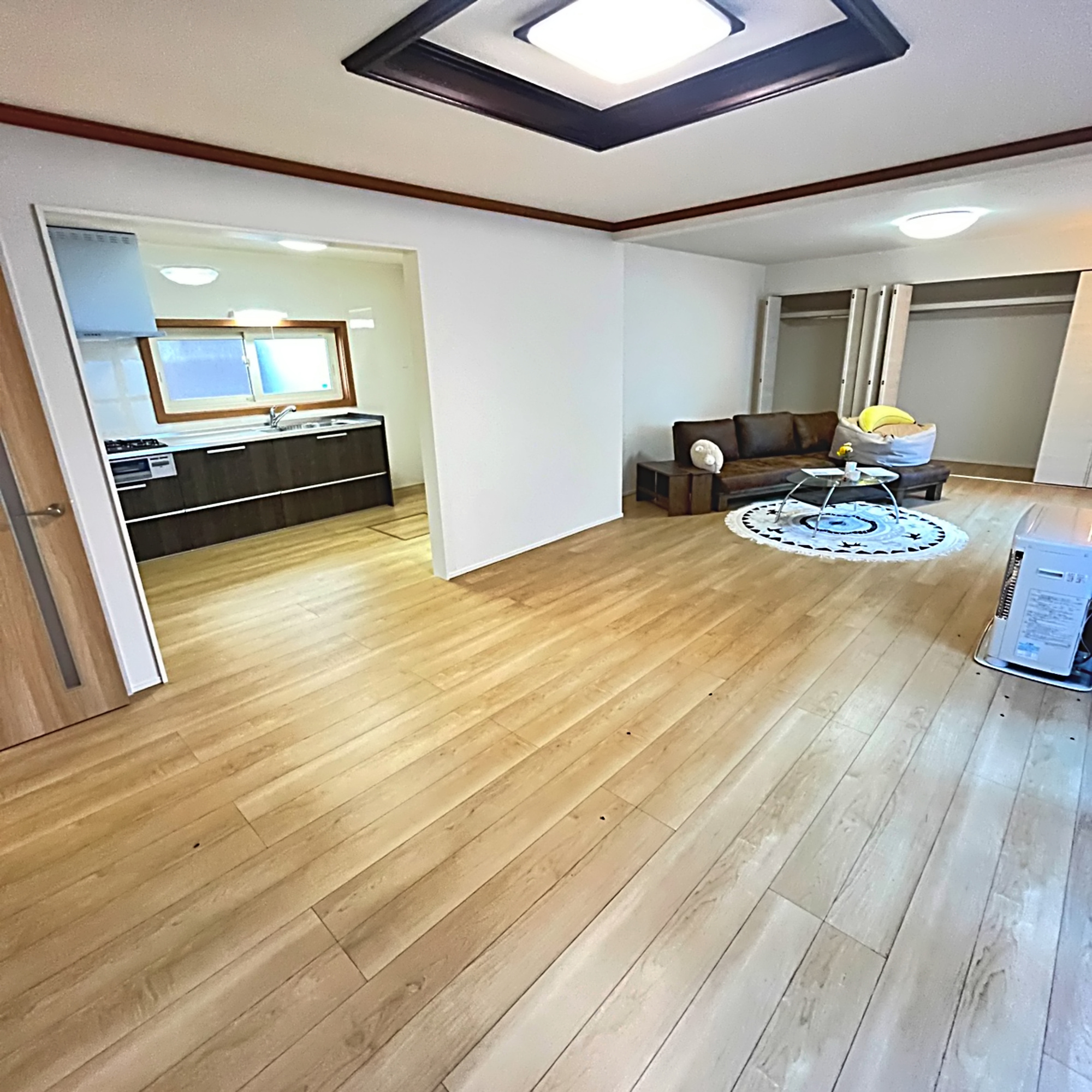 室蘭市八丁平4丁目39-21　リフォーム済中古住宅の居間・リビング