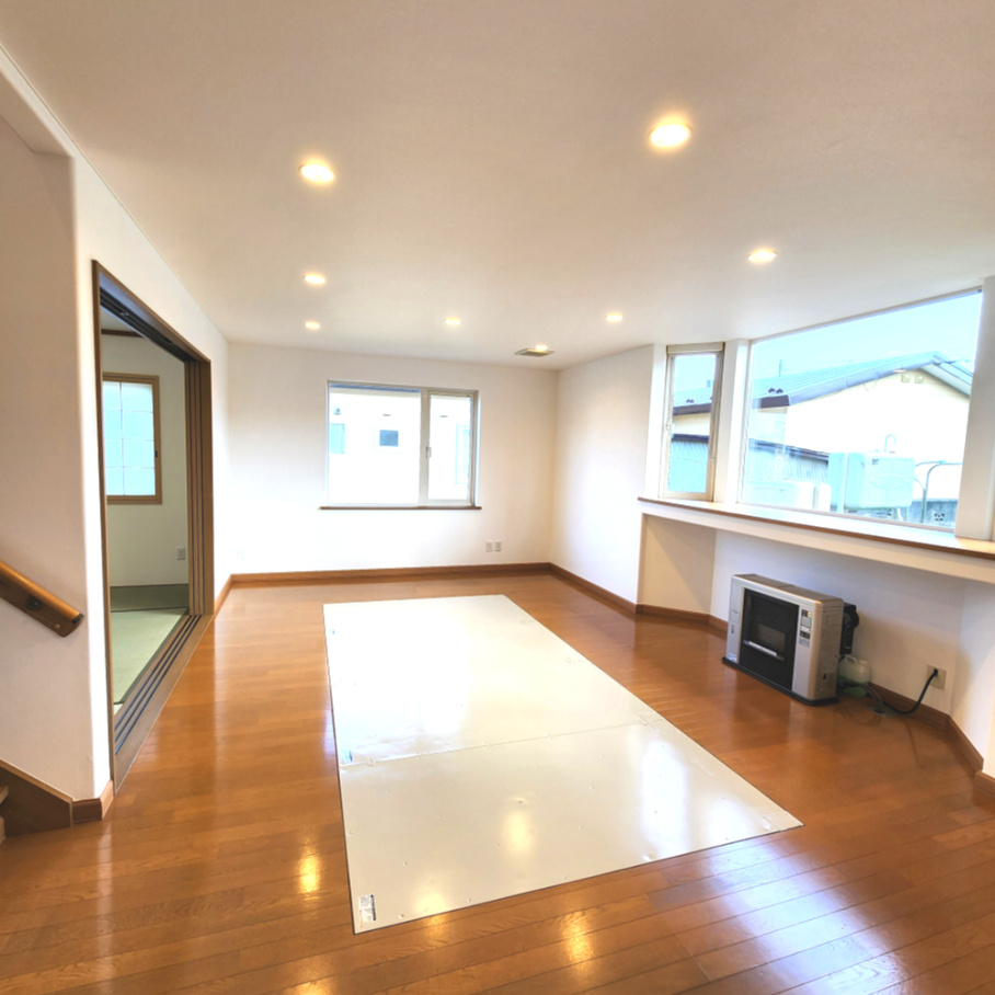 登別市新川町4丁目37-15　リフォーム済中古住宅の居間・リビング