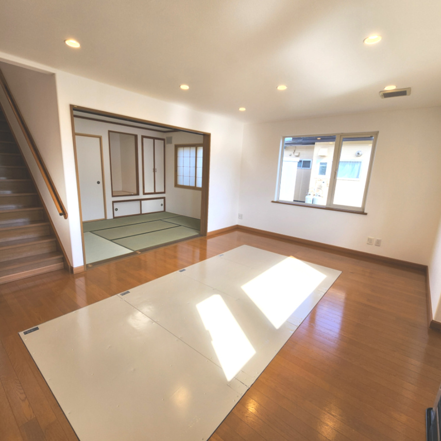 登別市新川町4丁目37-15　リフォーム済中古住宅の居間・リビング