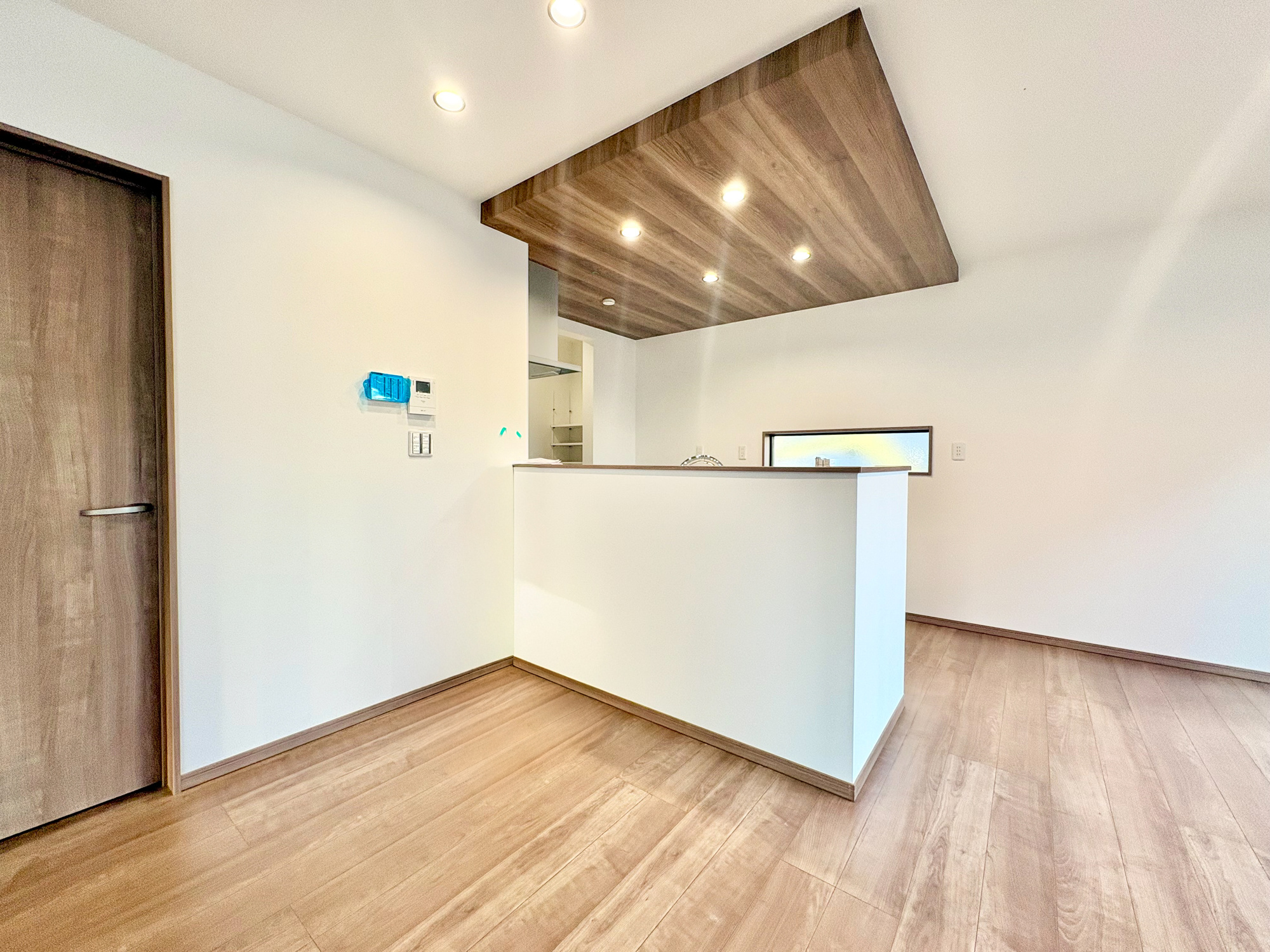 前橋市下小出町第5期　新築住宅全8棟の居間・リビング|ここにはみんなが集い、食事と楽しい会話が始まる。話に夢中になりすぎて、ついつい時を忘れてしまう。そんな束の間の幸せを感じさせてくれる場所。