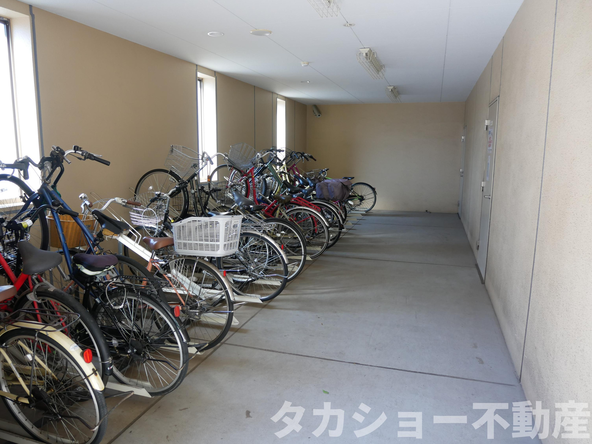 カテリーナ東京ベイコスタヴィアーレの駐車場|カースペースがあります