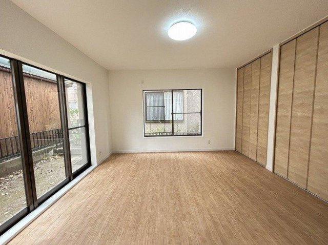 横浜市戸塚区戸塚町 中古戸建て【仲介手数料無料】の居間・リビング