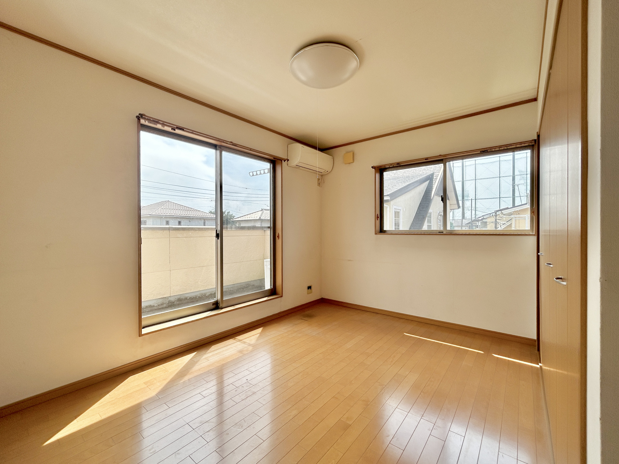 佐波郡玉村町五料1期　中古住宅の子供部屋|家族一人ひとりの大切なプライベート空間。趣味に合わせて使って頂けるようシンプルに仕上げてあります。