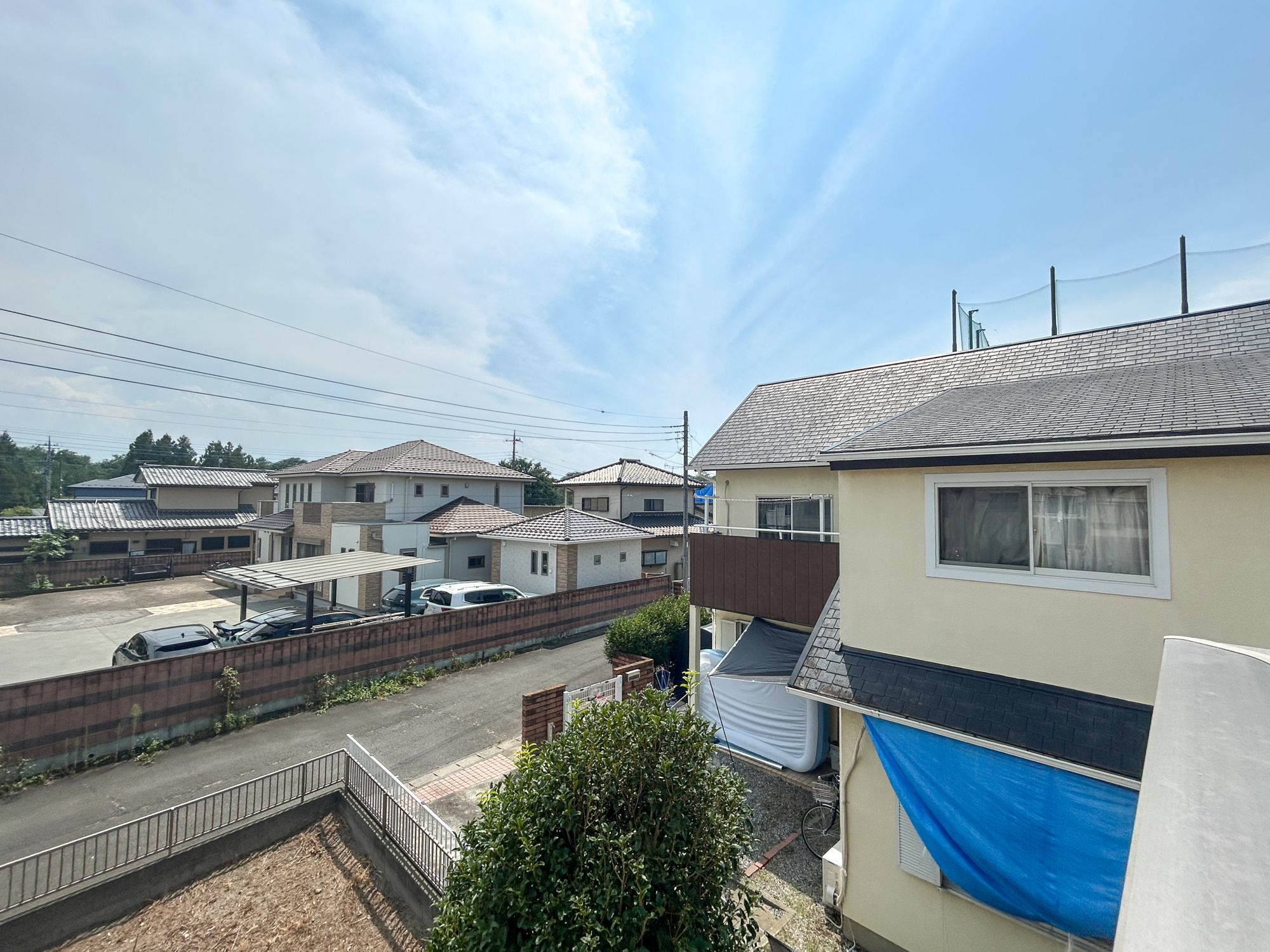 佐波郡玉村町五料1期　中古住宅の展望|閑静な住宅地で子育て家族にピッタリ。毎日のお散歩も快適な緑に恵まれたエリアで、自然に包まれた穏やかな暮らしを実現するための、ゆとりある住環境が整っています。緑の潤いを感じながらホッと生活できそう。