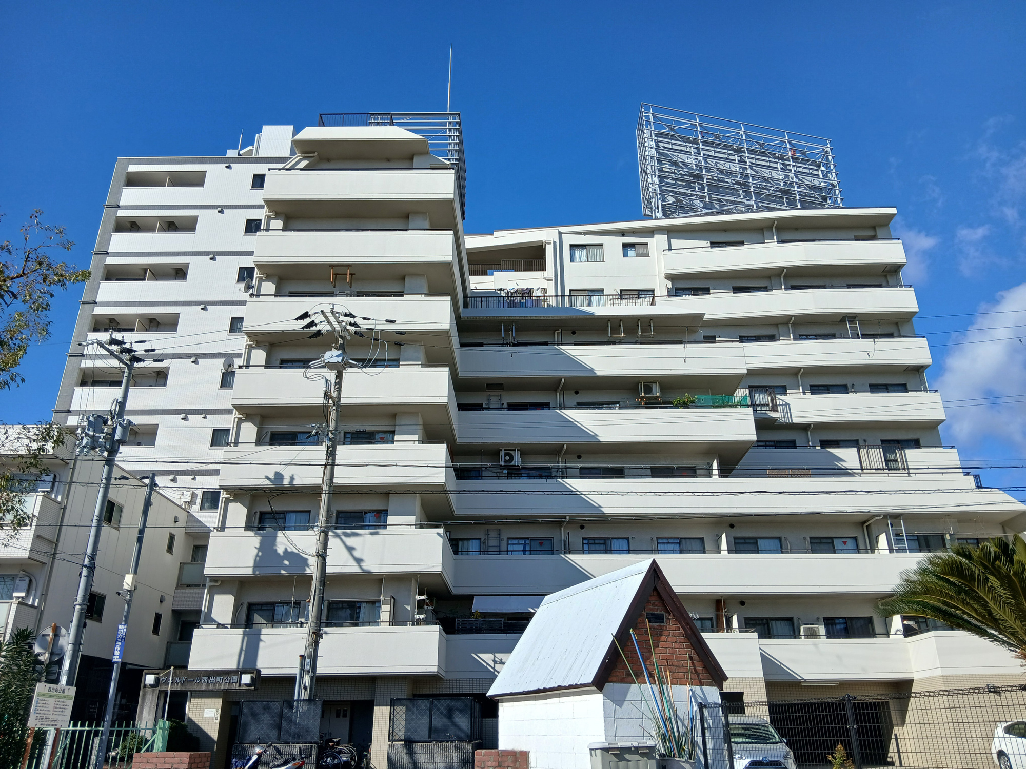 ヴェルドール西出町公園の外観
