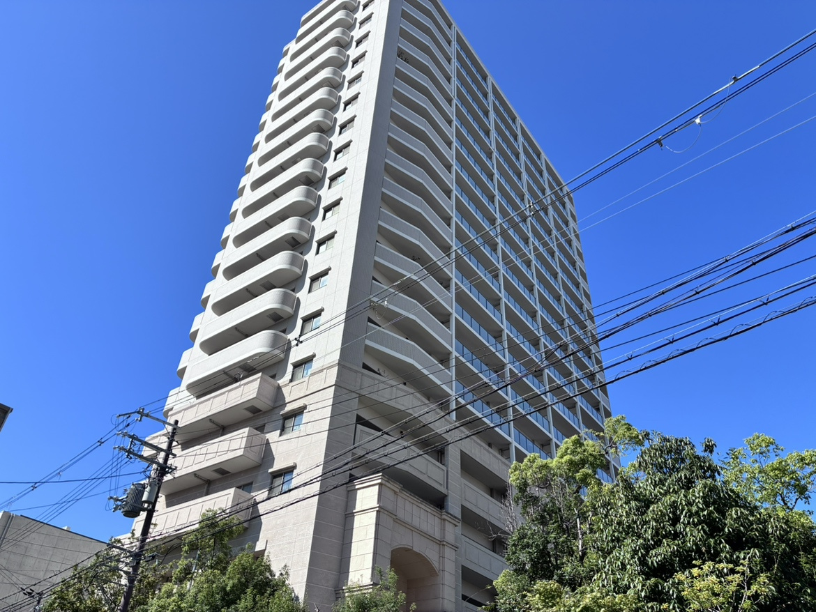 夕陽ヶ丘リバーガーデンの外観