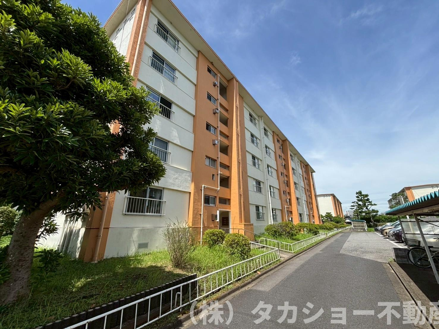 袖ヶ浦住宅　2号棟の外観