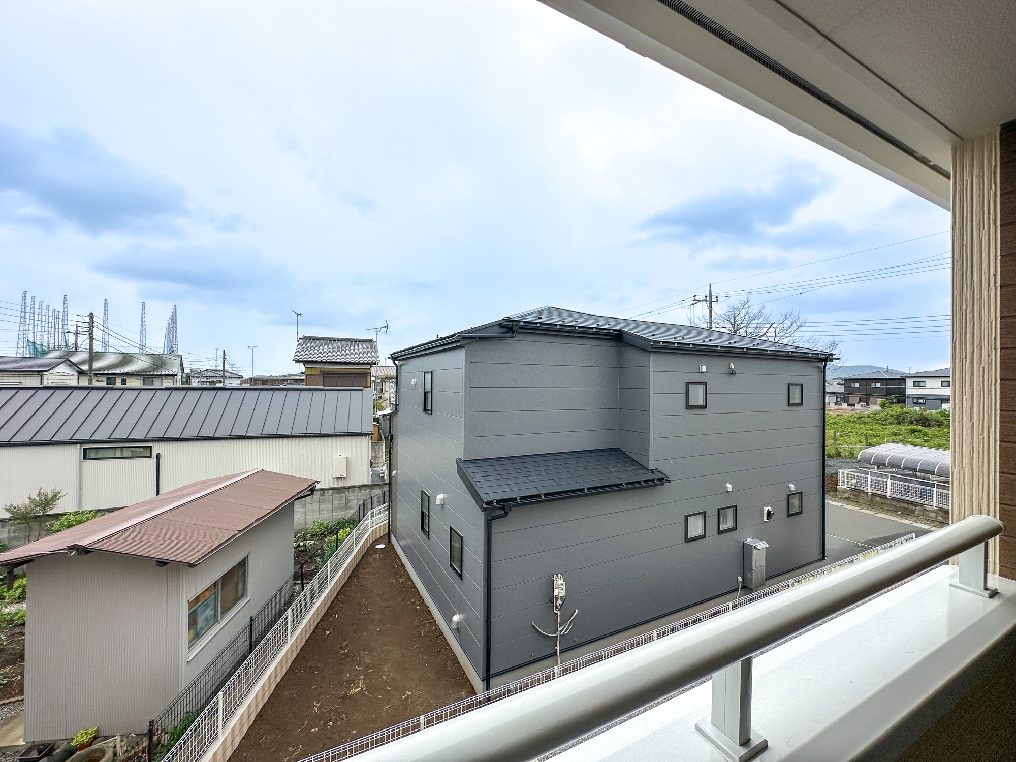 第５栃木市岩舟町静和　新築住宅全２棟の展望|隣地との距離が確保されているので開放感のある眺望♪