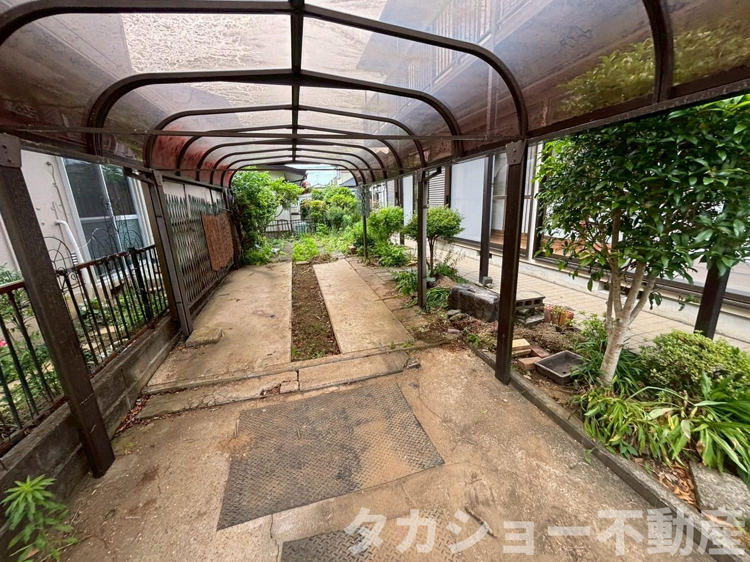 市原市潤井戸　中古戸建の駐車場