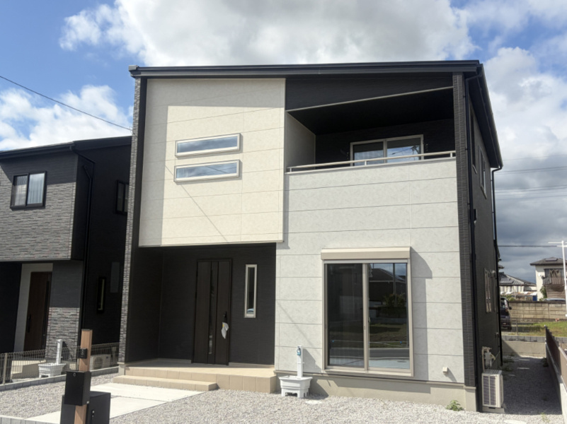 【太田町　4号棟　建物外観　※9/5撮影　外構完成　】