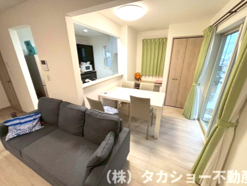 市原市うるいど南一丁目　築浅中古戸建の居間・リビング