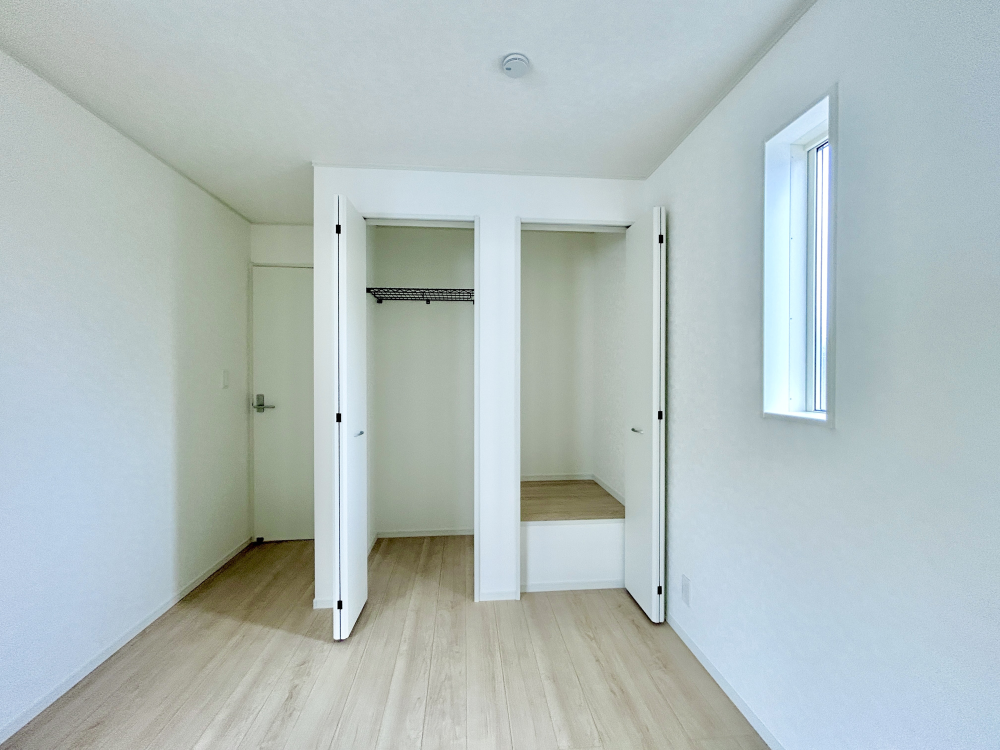 高崎市吉井町下長根第3　新築住宅全4棟の収納|レイアウトを自由自在にカスタマイズ出来る機能的な収納が魅力！
可動棚を設置するもよし、アルミラックを設置するもよし、収納ボックスなどを配置して使えば、多様な使い方が出来、収納の幅が広がります！