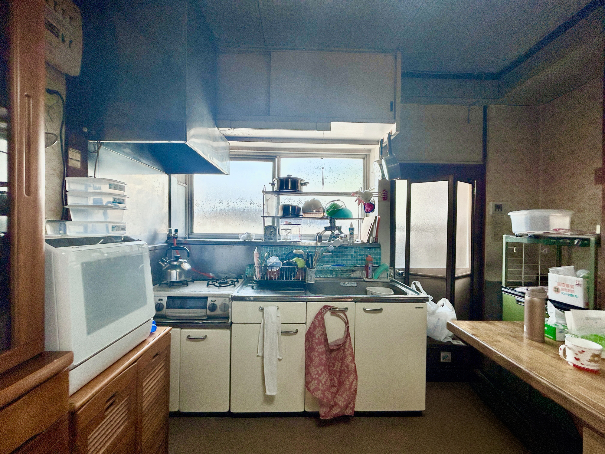 伊勢崎市豊城町　中古住宅のキッチン|"収納が多いのでキッチンの上は常にきれいに保てます！！
お料理がしたくなるそんな嬉しい・楽しいキッチンです♪"
