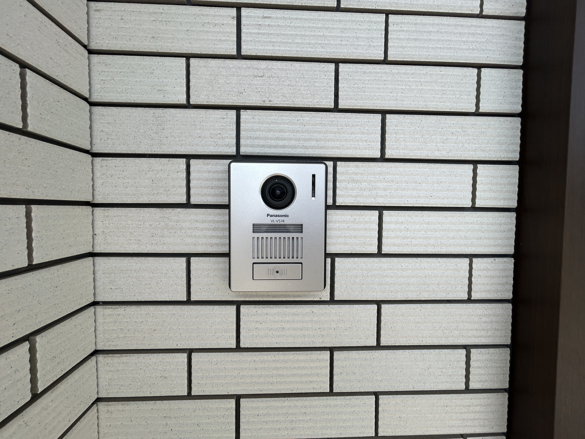 前橋市粕川町深津　中古戸建の設備|録画機能付きのインターフォンモニター♪カラーモニターフォンなので夜間もはっきり写ります♪						
						
