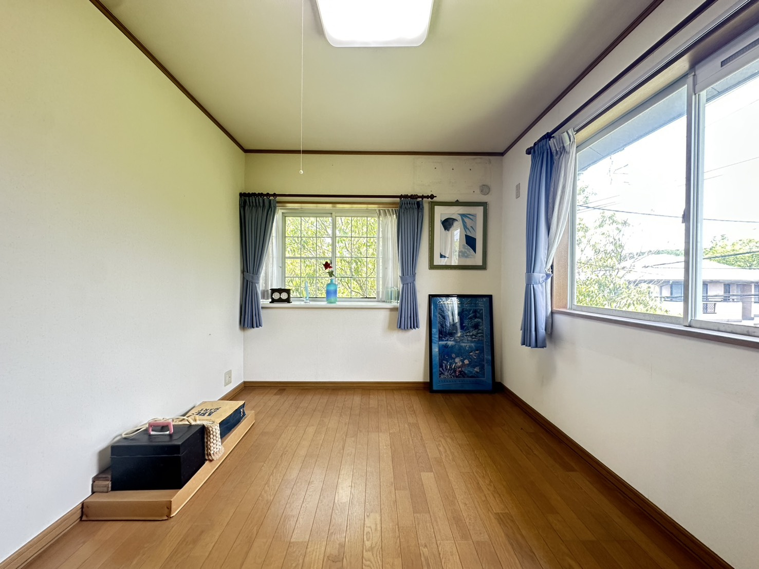 菖蒲が丘1丁目の洋室