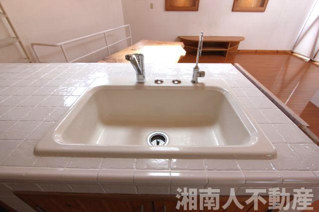 鎌倉市材木座5丁目戸建のキッチン