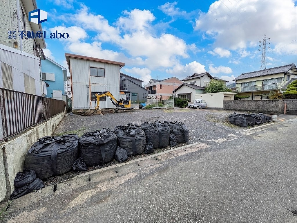 リナージュ　清水区石川新町　01期　全1棟の前面道路含む現地写真|敷地面積57坪以上♪
並列で3台駐車可能です♪