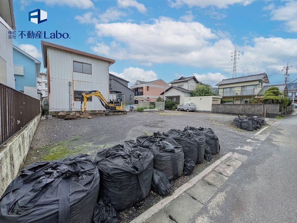 リナージュ　清水区石川新町　01期　全1棟の前面道路含む現地写真|並列3台以上駐車可能な広々敷地♪
2方向道に面しているので開放的で明るい採光が臨めます♪