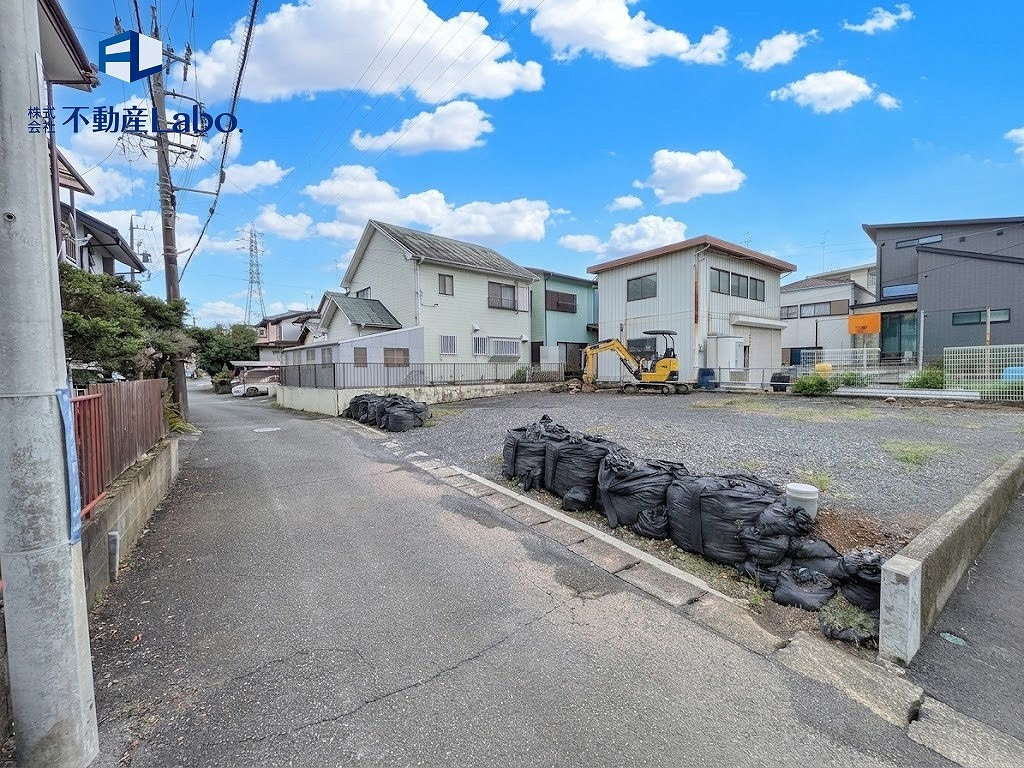 リナージュ　清水区石川新町　01期　全1棟の前面道路含む現地写真|前面道路側からは東から昇る太陽の陽射しを受けられ明るい立地です♪