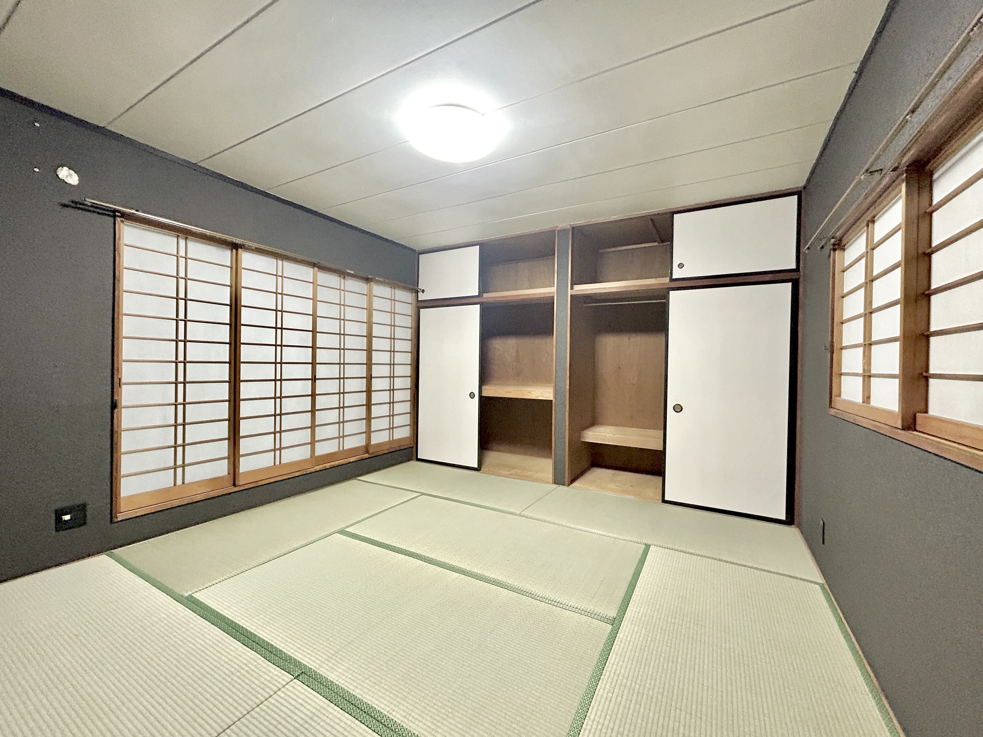 高崎市井野町2期　中古住宅の和室|大きな窓からたっぷりの日差しが降り注ぐ明るい室内です。気持ちの良い朝日を受けて、目覚めの良い健康的な朝を迎えられそうです。 