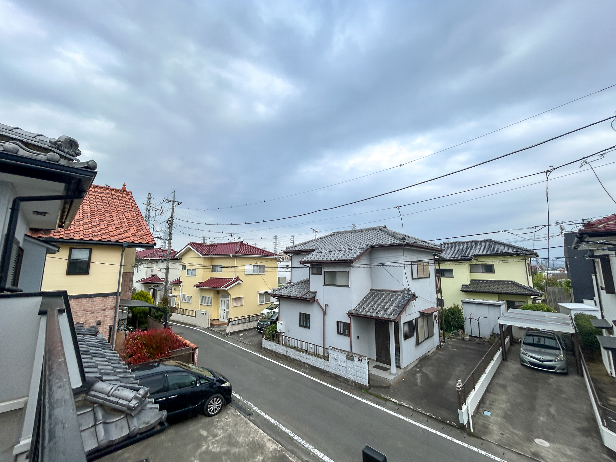 高崎市井野町2期　中古住宅の展望|低層の一戸建てを中心とした街並みが整然と続き、周辺は高い建物が建っていないので、採光や開放性に恵まれ、空が広く緑の多い閑静な趣を感じる環境です。