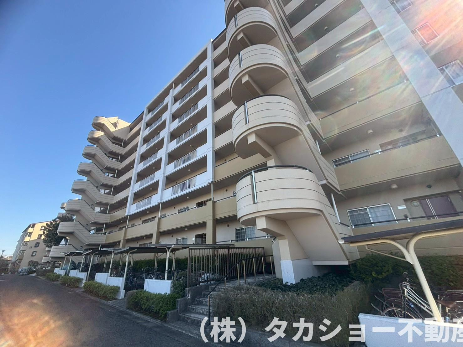 プラザ学園前　10号棟の外観|落ち着いた雰囲気の外観です