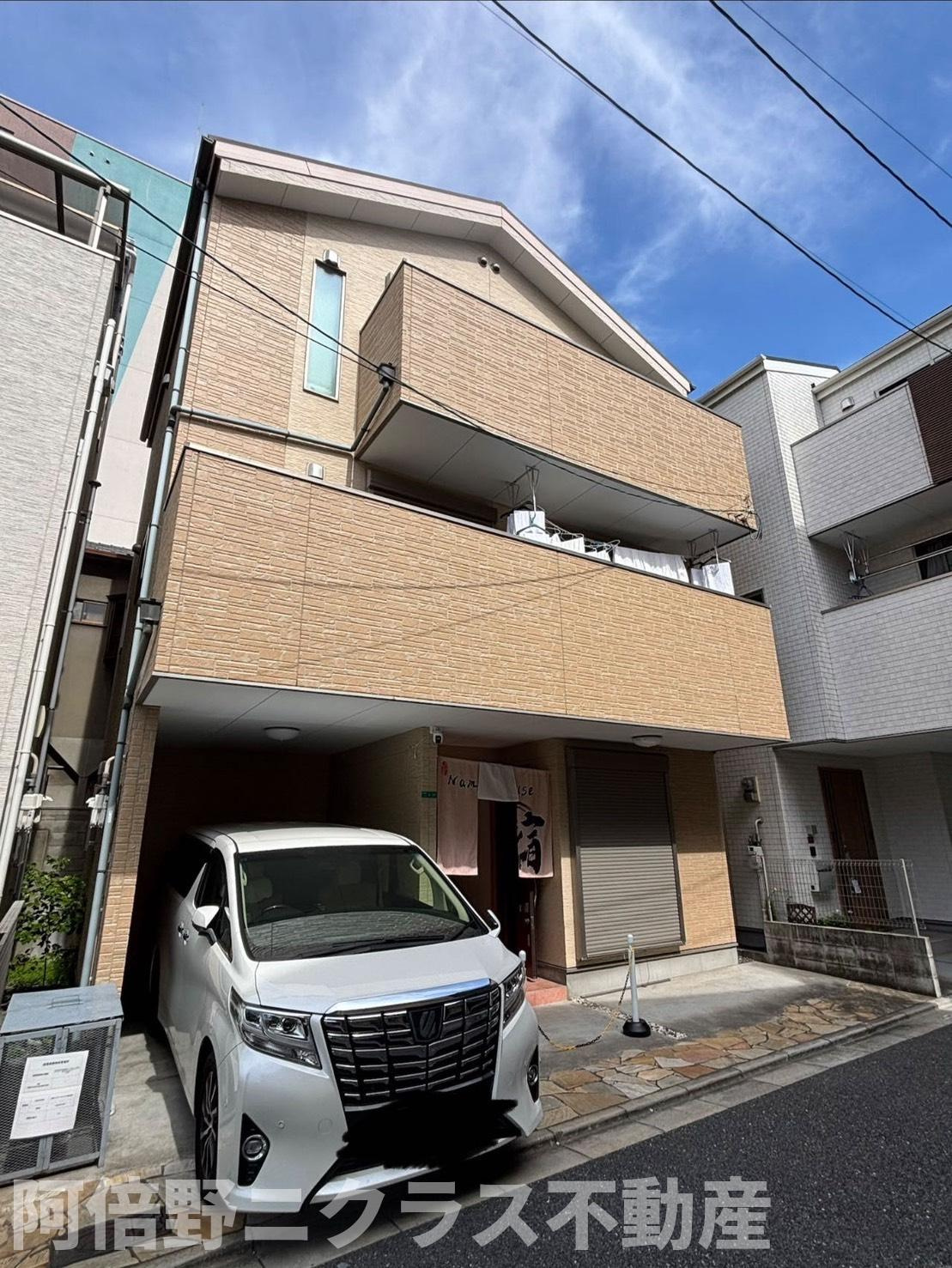浪速区戎本町2戸建ての外観|大きい車も駐車可能です