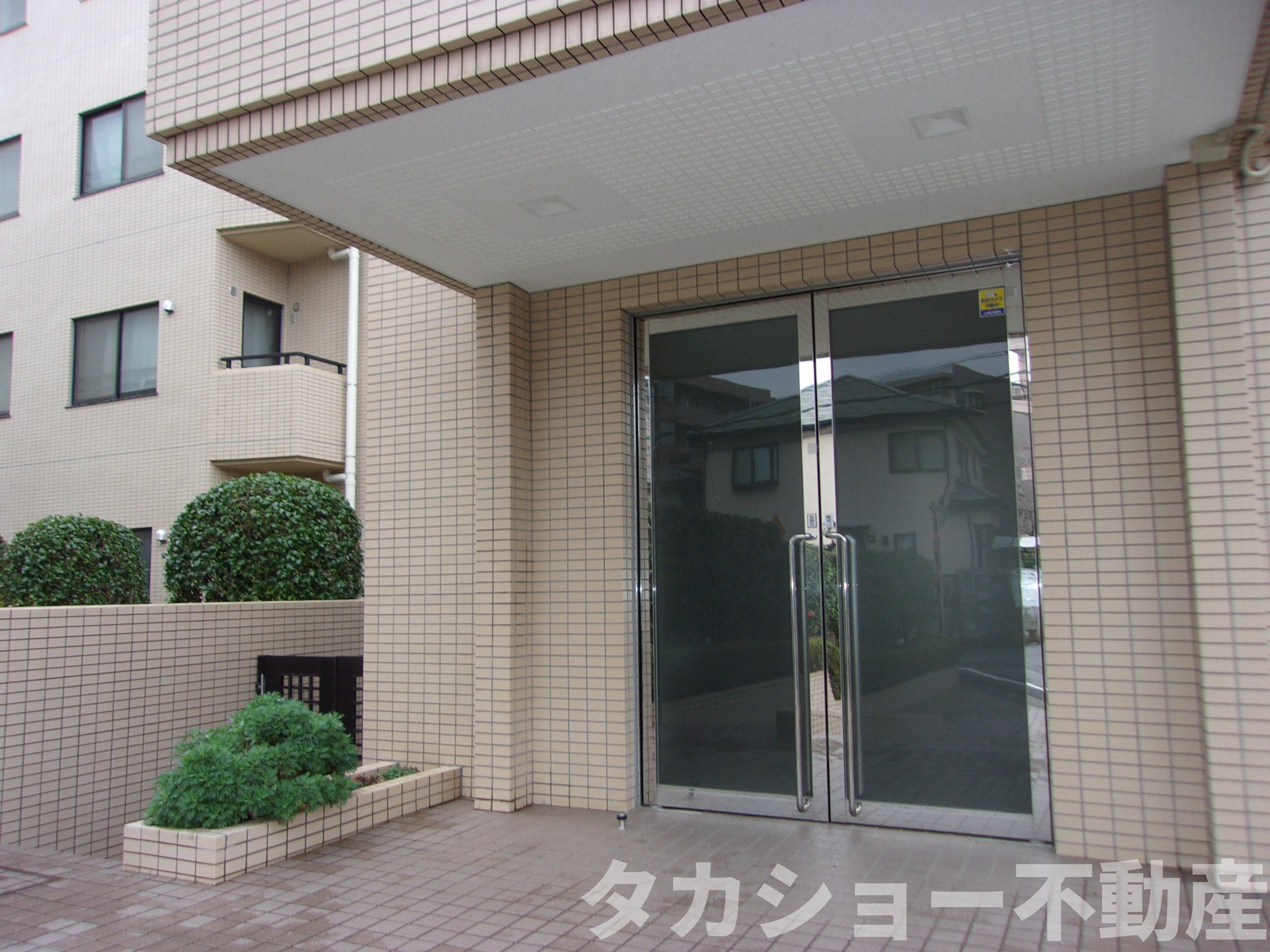 東急ドエルアルス西千葉のエントランス