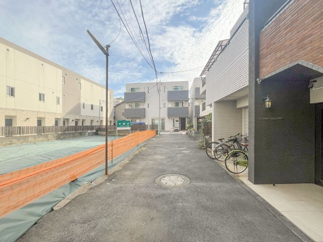 宅地分譲［豊島区巣鴨３丁目］の前面道路含む現地写真|販売現地写真