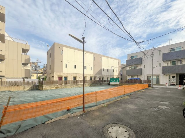 宅地分譲［豊島区巣鴨３丁目］の前面道路含む現地写真