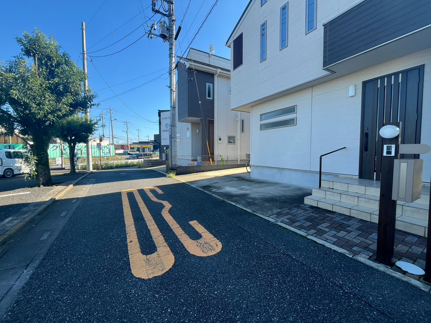中古住宅　さいたま市西区大字内野本郷の前面道路含む現地写真