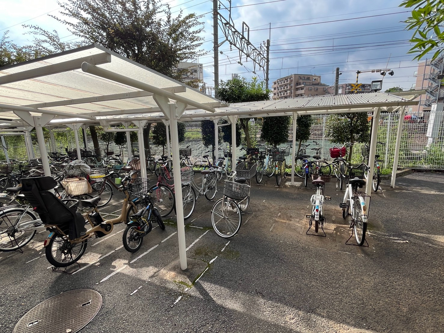 光建ハイムブリリアンス大宮公園3階の駐車場