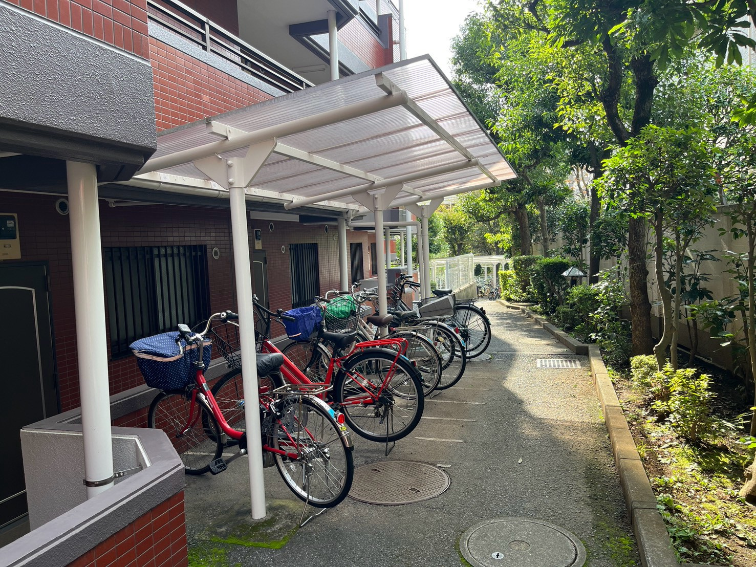 光建ハイムブリリアンス大宮公園3階の駐車場