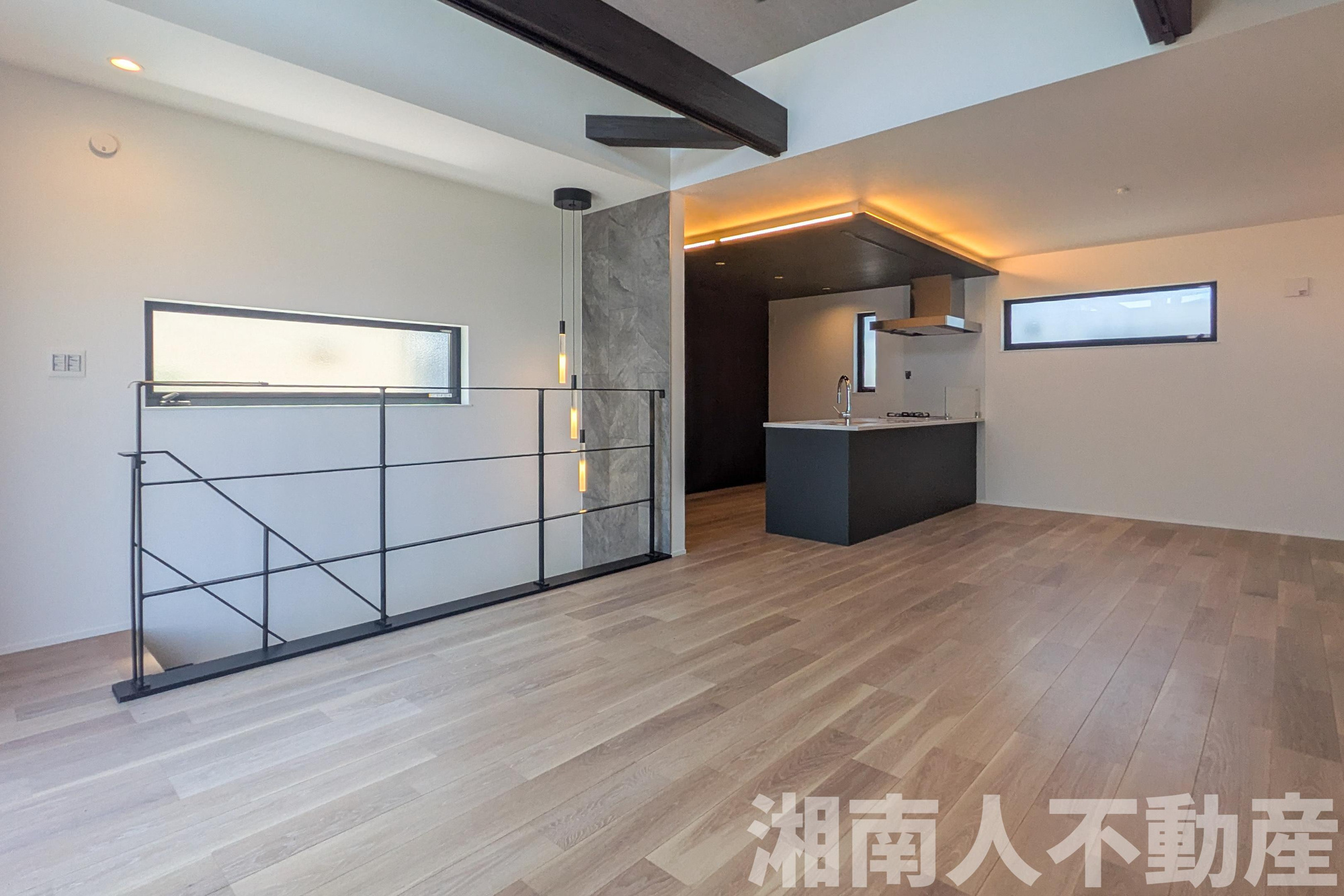 藤沢市鵠沼松が岡2丁目１４－６新築戸建ての居間・リビング|ゆったり過ごせる居間です