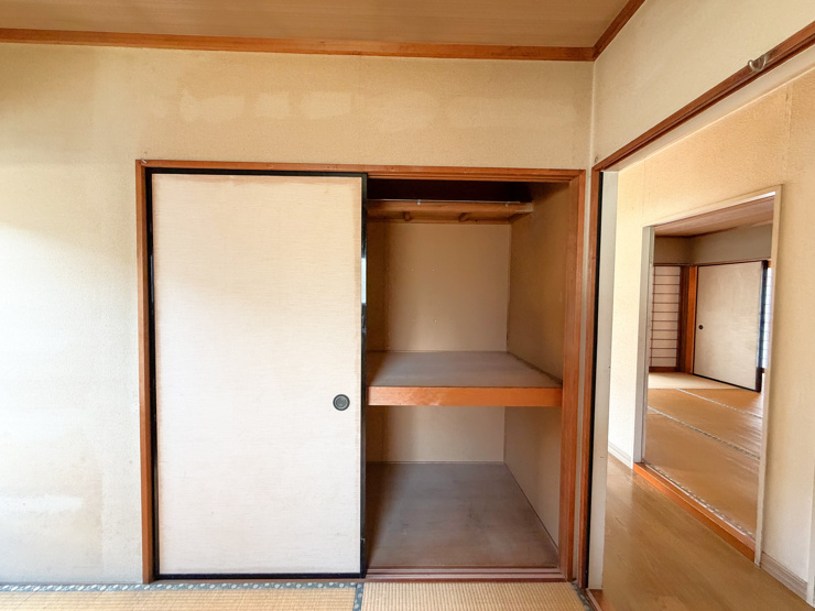 【邑楽郡千代田町福島　中古物件　和室収納】
北東角の4.5帖の和室の収納です。