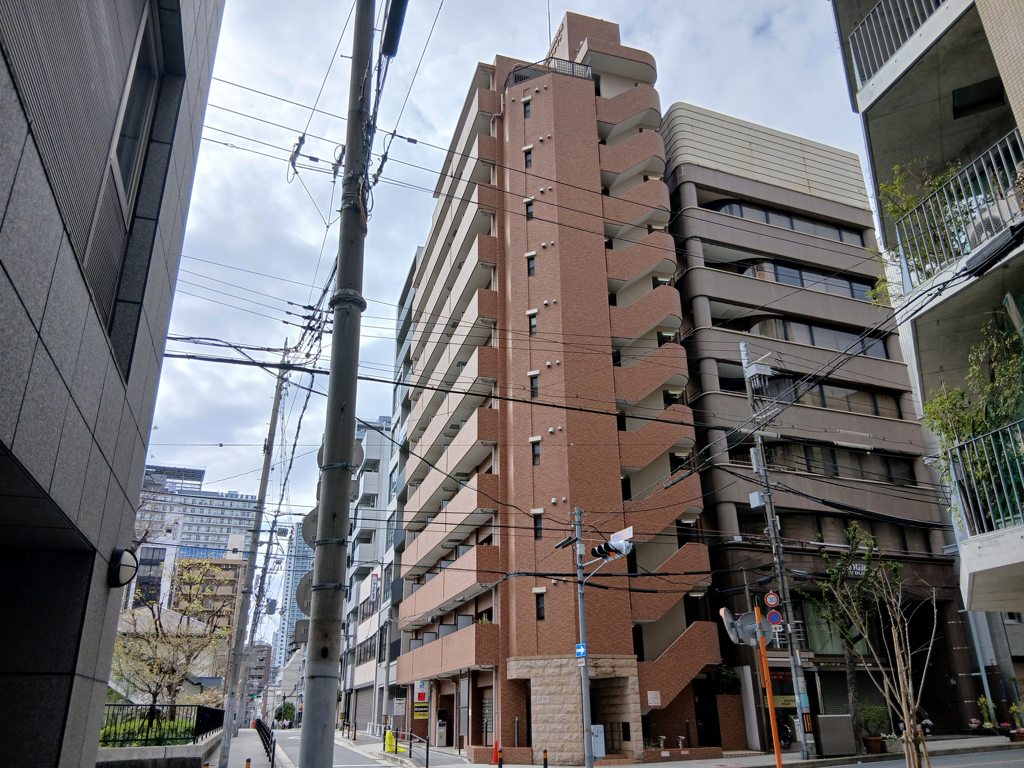 プレサンス大手前パークサイドの外観