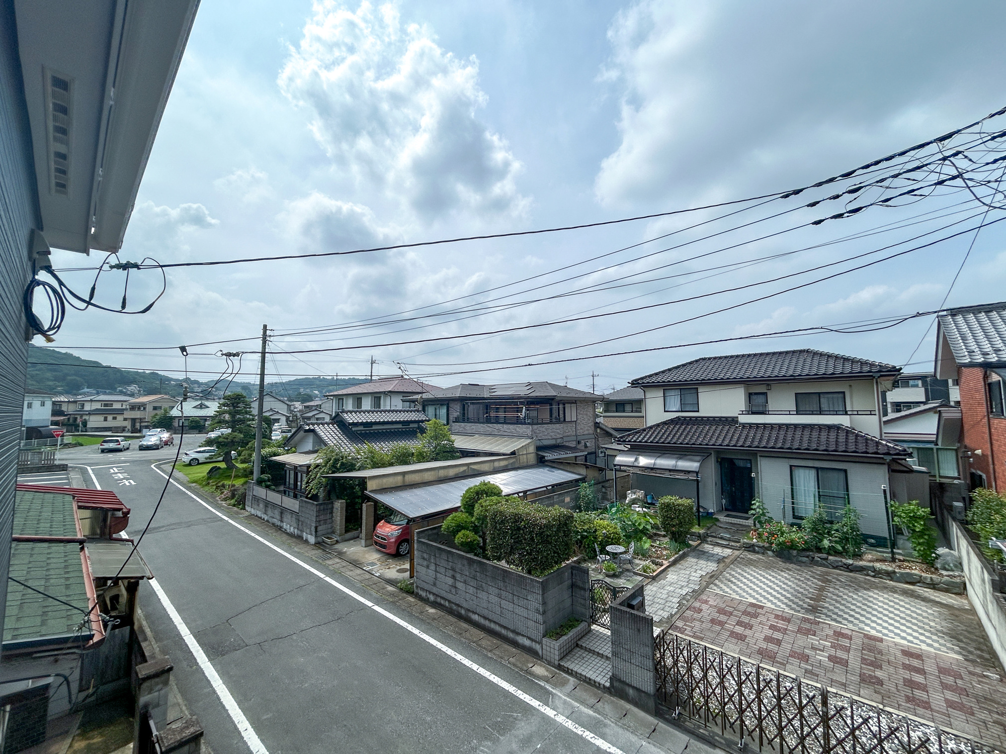 高崎市石原町1期　新築住宅全1棟の展望|低層の一戸建てを中心とした街並みが整然と続き、周辺は高い建物が建っていないので、採光や開放性に恵まれ、空が広く緑の多い閑静な趣を感じる環境です。