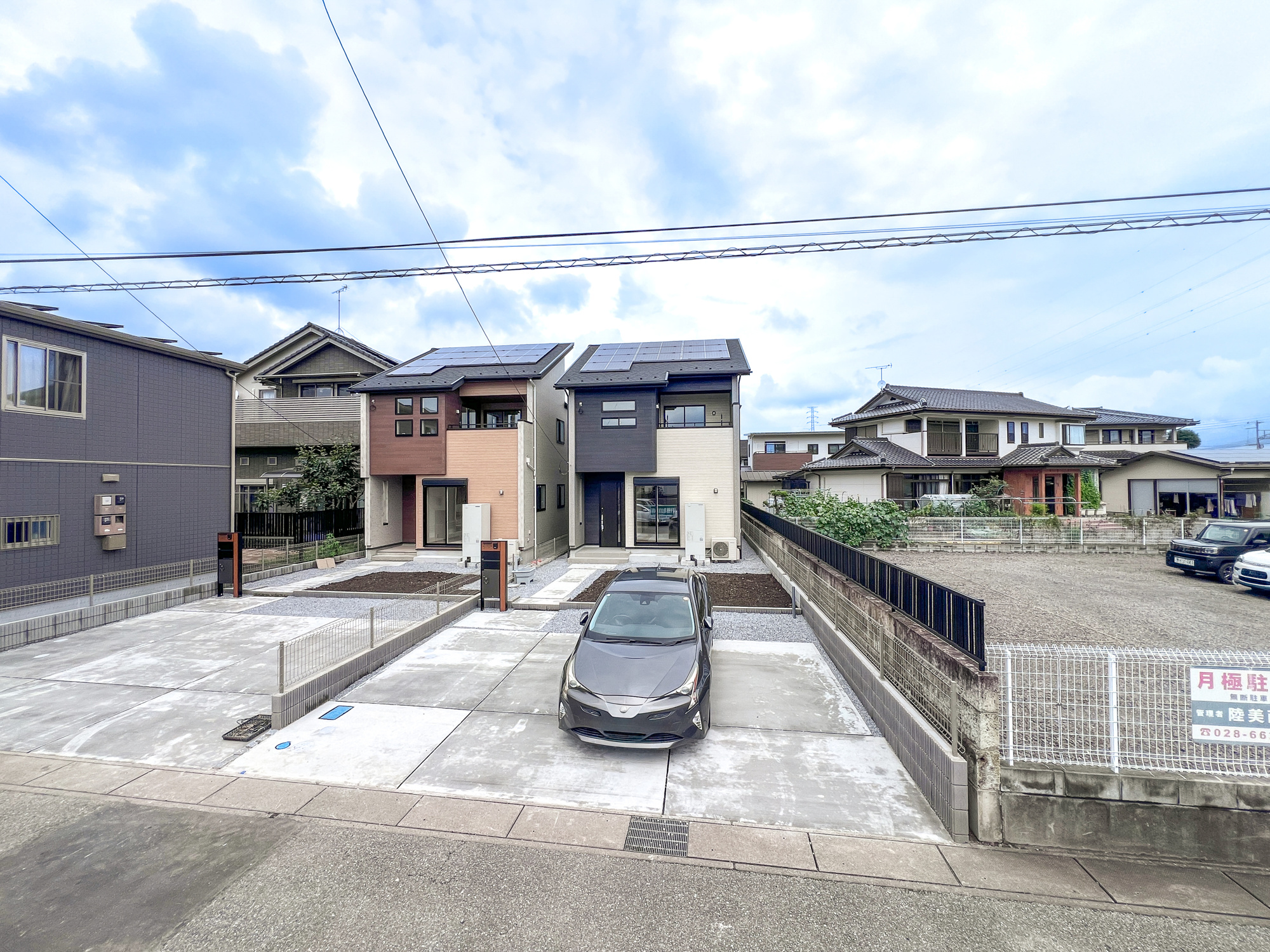 宇都宮市平松３丁目の新築一戸建の駐車場|車庫土間施工、駐車3台可能です(^^♪