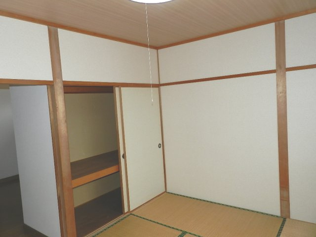 登別市桜木町4丁目8-47　2棟一括販売の和室