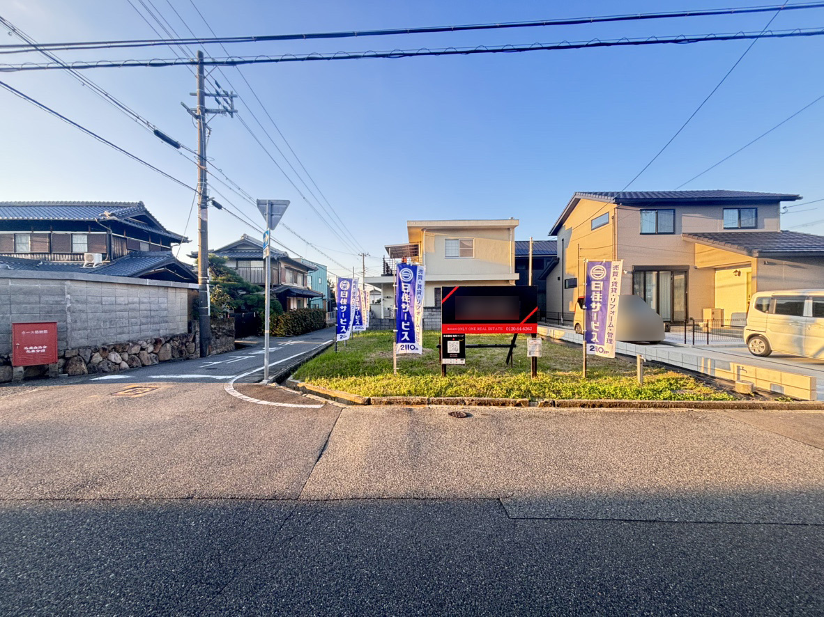 西宮市山口町名来2丁目 土地1号地の前面道路含む現地写真|◆土地面積39坪以上。閑静な住宅街に位置する南西角地のご紹介。