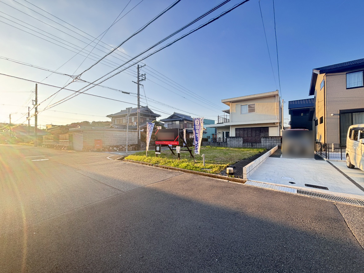 西宮市山口町名来2丁目 土地1号地の前面道路含む現地写真|◆南側前面道路は幅員約6.0ｍのため、日当たりが良く、駐車もしやすい土地となります。