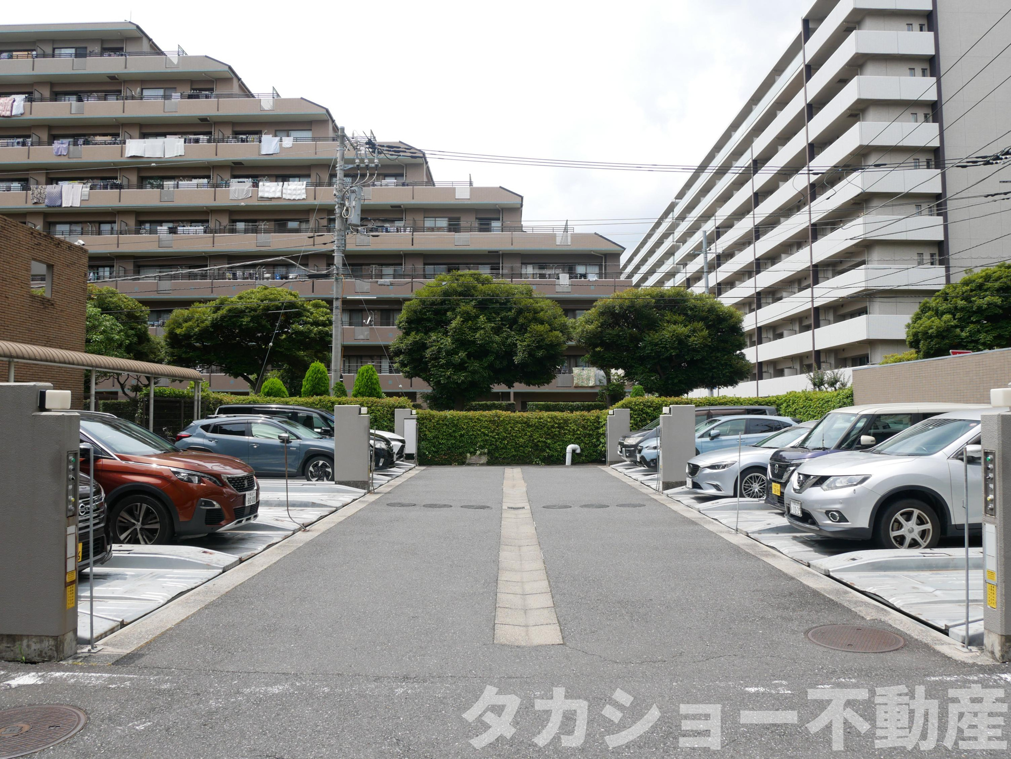 コージースクエア稲毛海岸の駐車場