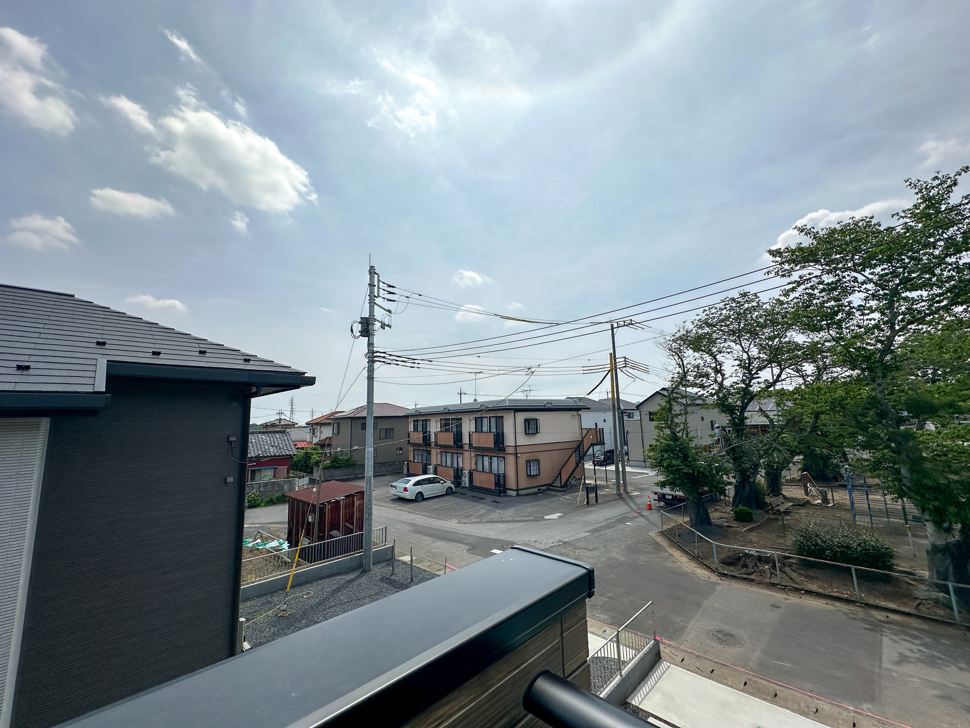 佐野市栃本町の新築一戸建の展望|隣地との距離が確保されているので開放感のある眺望♪