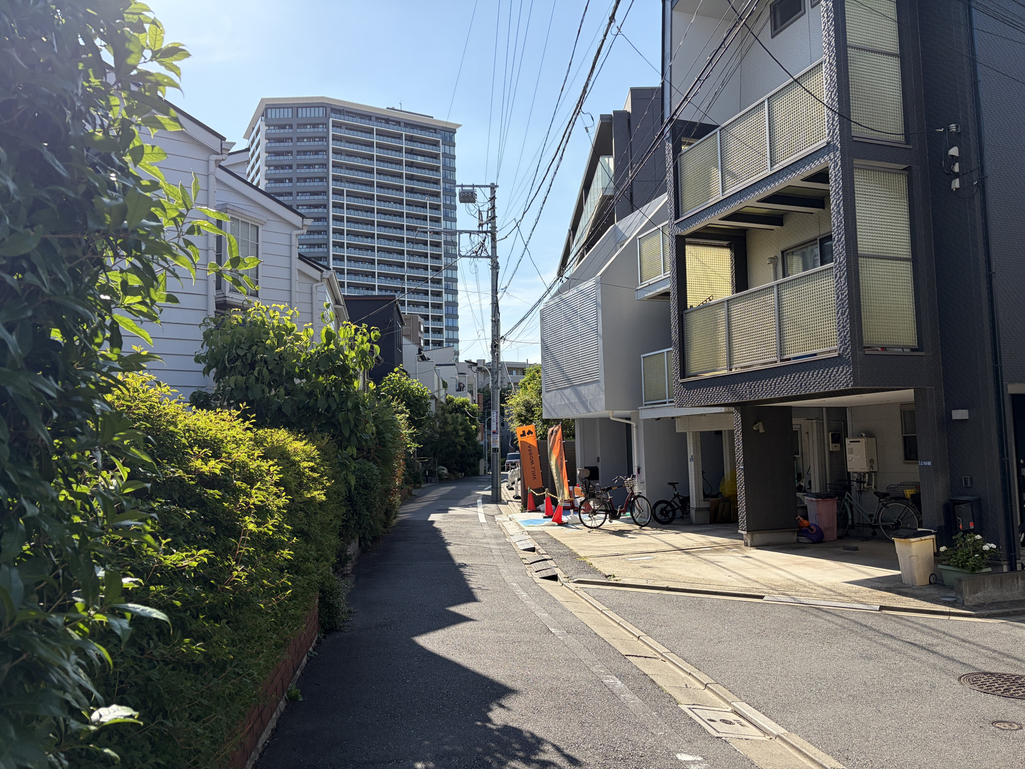 【前面道路含む現地写真】