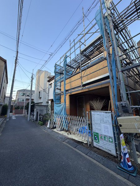 【前面道路含む現地写真】