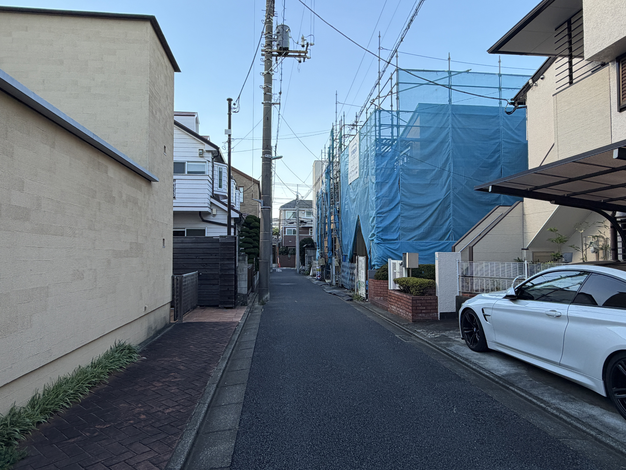 【前面道路含む現地写真】
