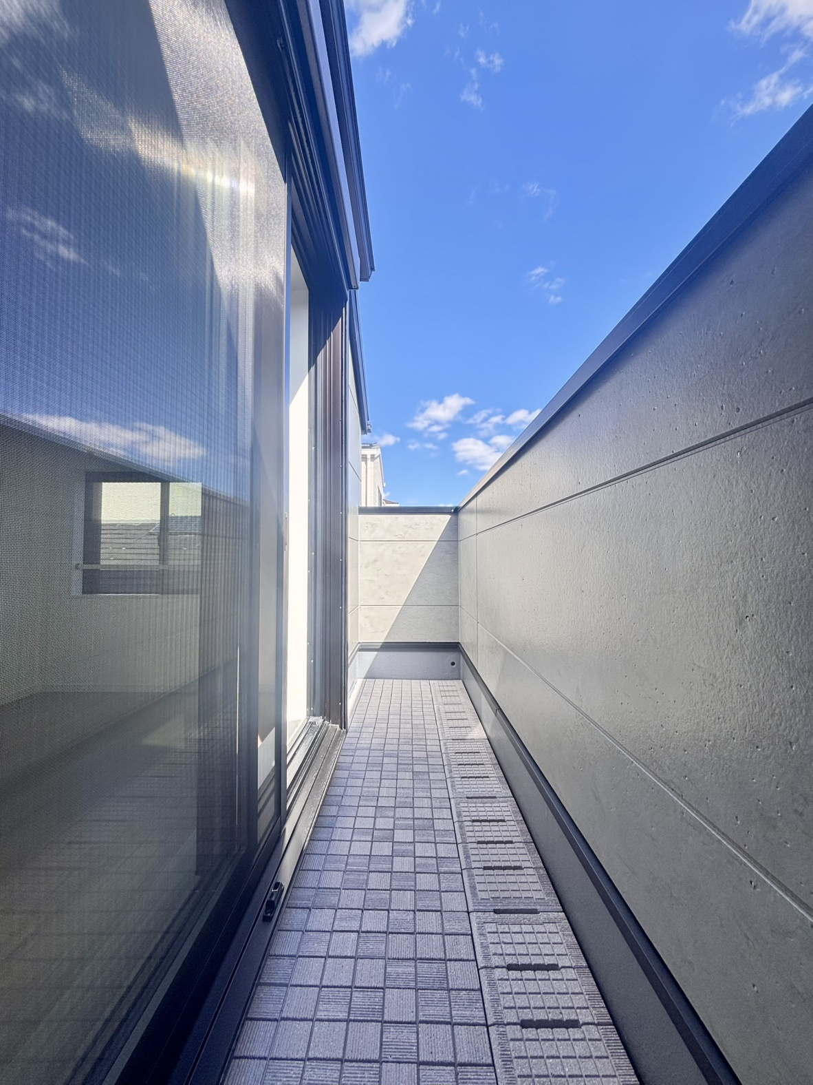 宮本通2丁目 新築戸建てのバルコニー